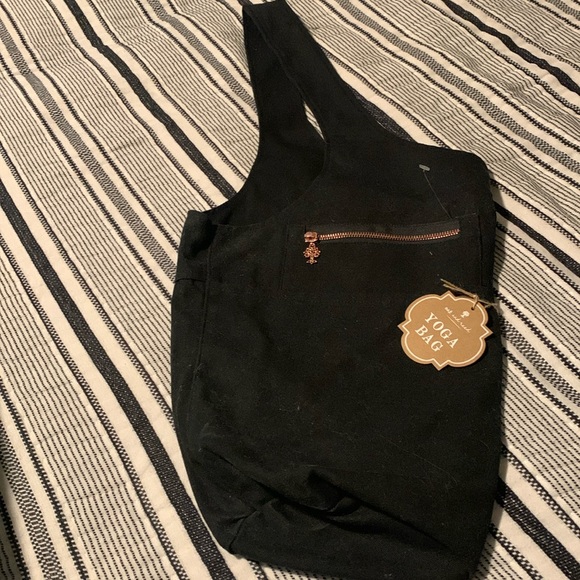 NWT a black yoga bag by Oak and Reed - Picture 1 of 3